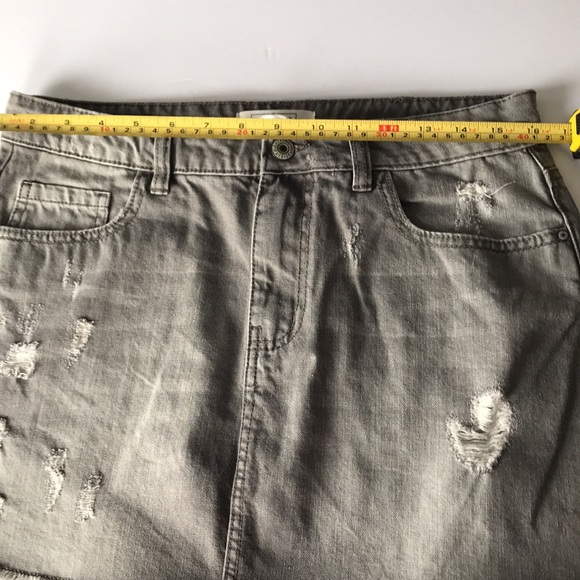 4/$20 Eighty Two Gray Denim Mini Skirt Size 11 Like New - Picture 11 of 11